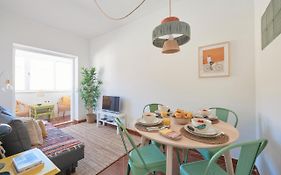 Central & Sunny 2Br Apt Near Beach, By Timecooler