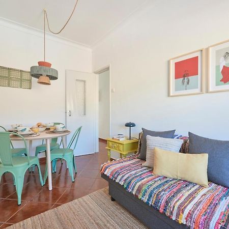 Central & Sunny 2Br Apt Near Beach, By Timecooler Setúbal Buitenkant foto