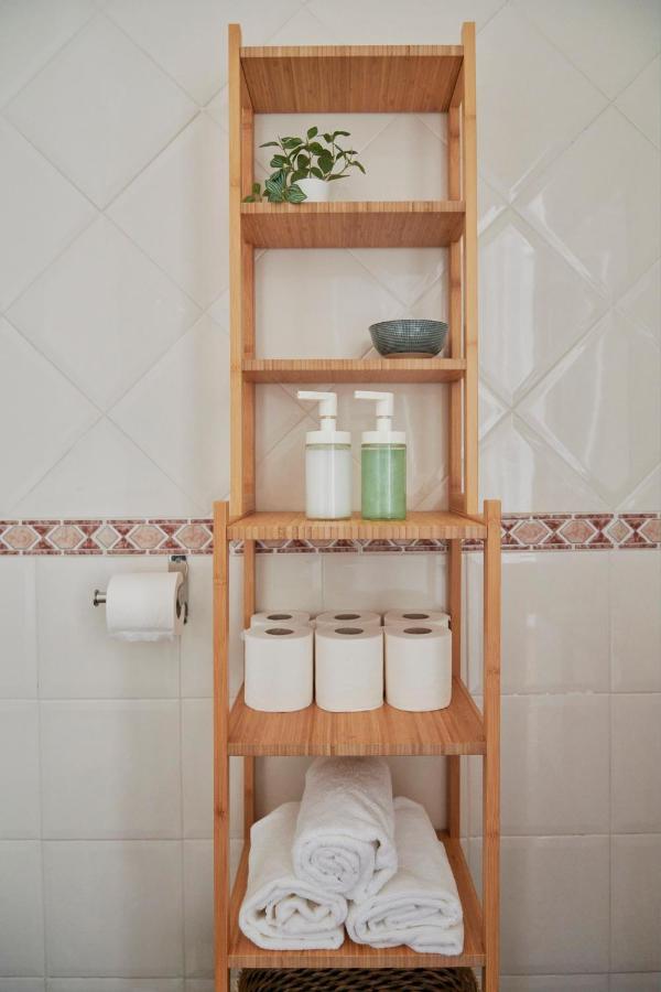 Central & Sunny 2Br Apt Near Beach, By Timecooler Setúbal Buitenkant foto