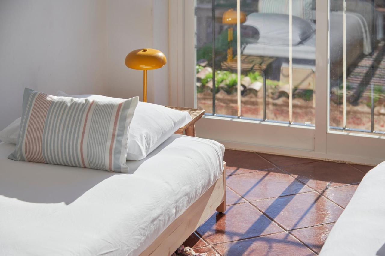 Central & Sunny 2Br Apt Near Beach, By Timecooler Setúbal Buitenkant foto