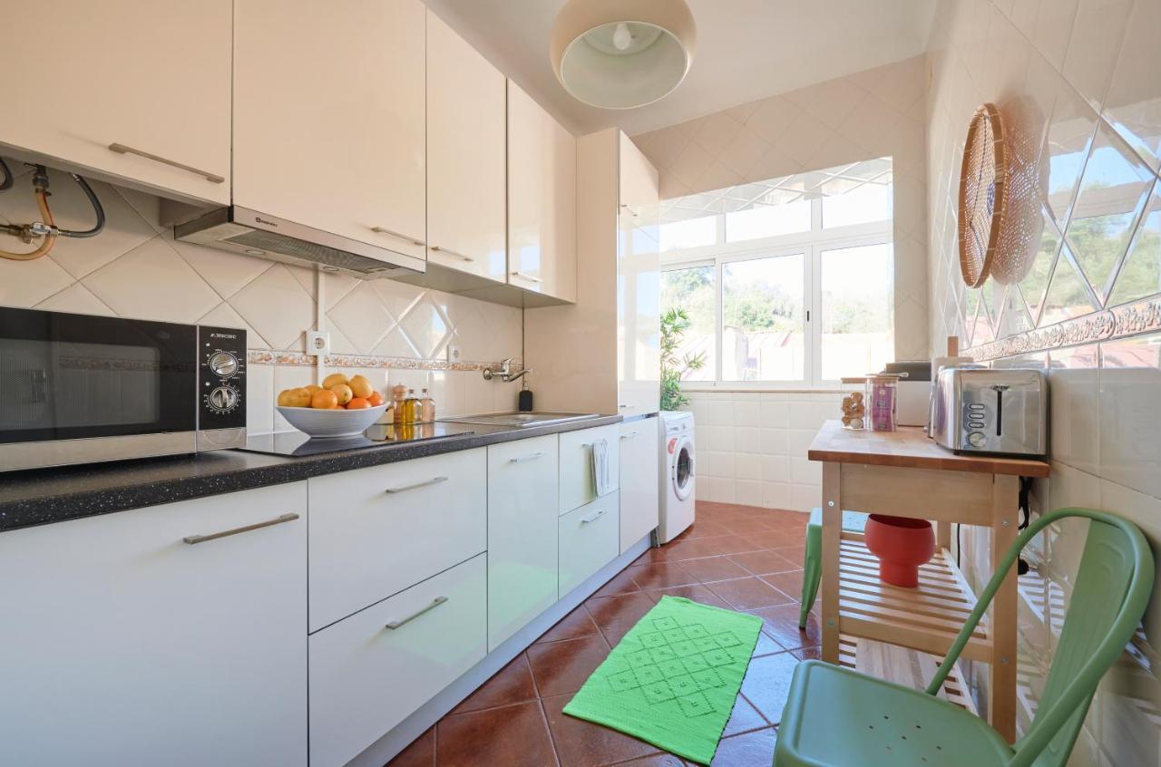 Central & Sunny 2Br Apt Near Beach, By Timecooler Setúbal Buitenkant foto