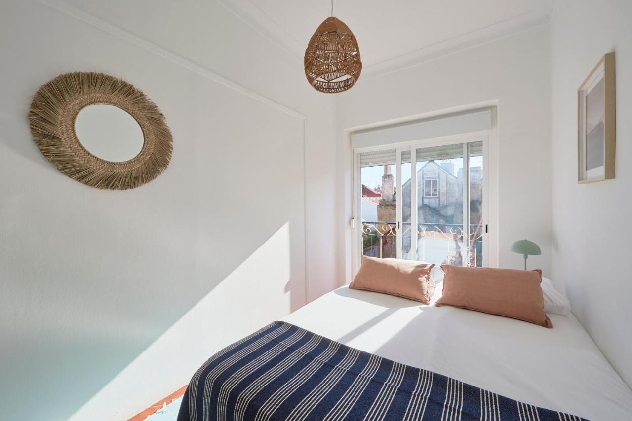 Central & Sunny 2Br Apt Near Beach, By Timecooler Setúbal Buitenkant foto
