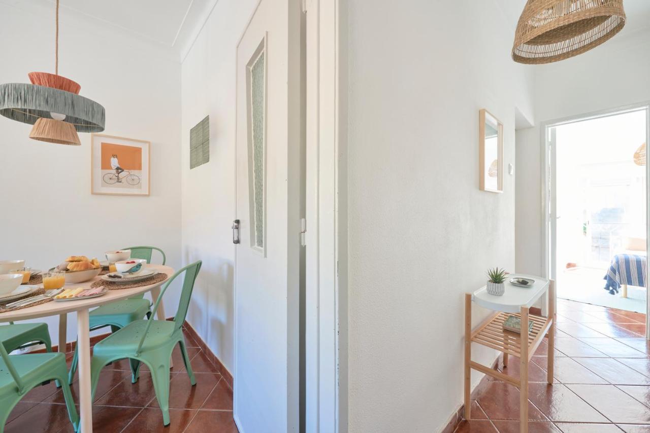 Central & Sunny 2Br Apt Near Beach, By Timecooler Setúbal Buitenkant foto